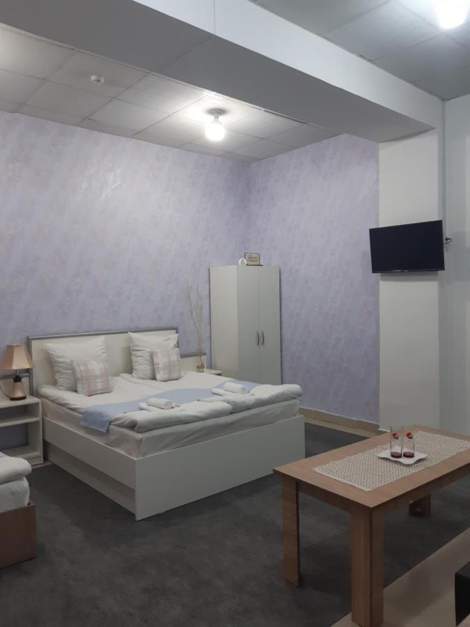 Lind Guest House B&B Ґюмрі Екстер'єр фото