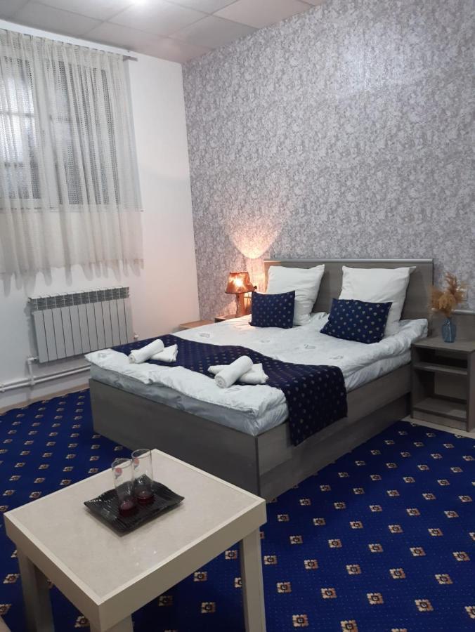Lind Guest House B&B Ґюмрі Екстер'єр фото