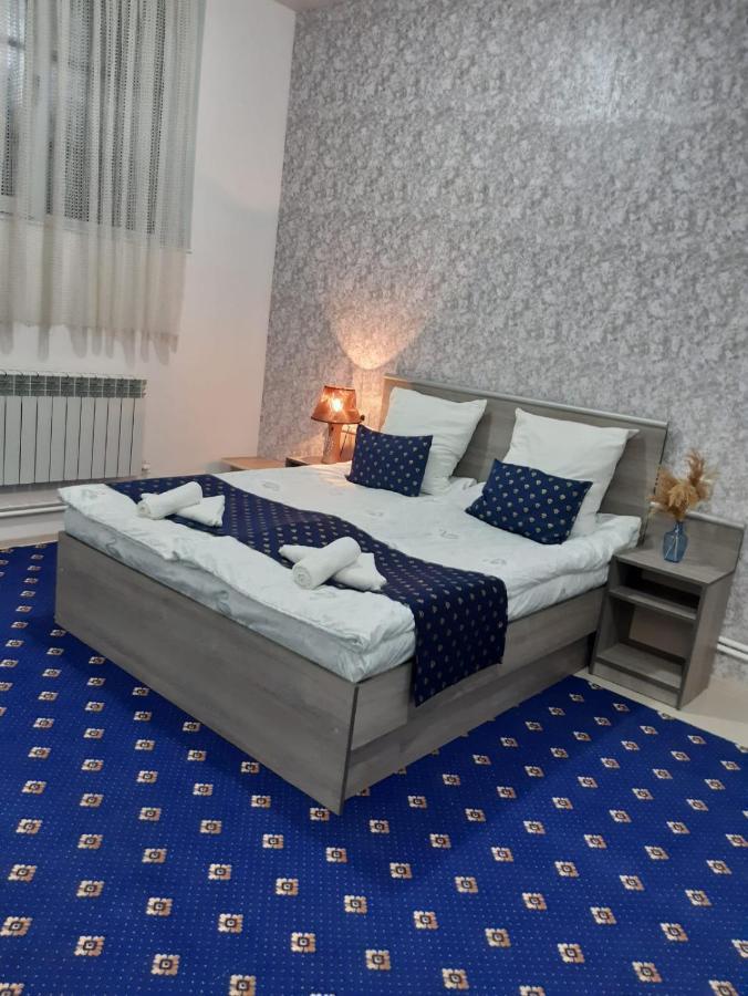Lind Guest House B&B Ґюмрі Екстер'єр фото