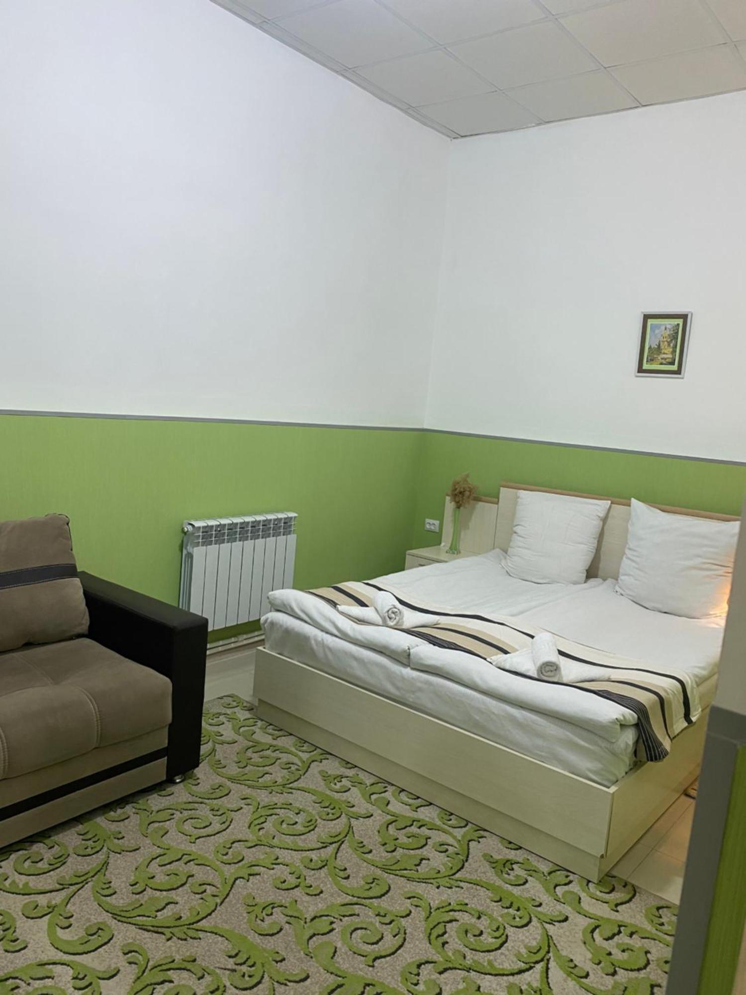 Lind Guest House B&B Ґюмрі Екстер'єр фото